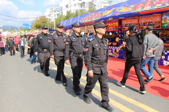 鄞江派出所圓滿完成“十月十”廟會(huì)安保工作.jpg